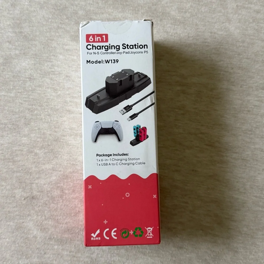 6-in-1 Charging Station for gaming controllers - Black